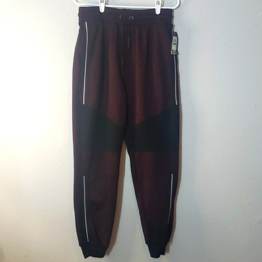 Under Armour size large. Fleece liner joggers.